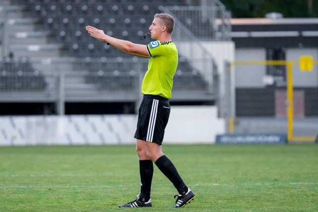 Niklas Diehm, the referee, blows the whistle to end the game; final whistle; full-body shot; single frame; single photo; action; July 31, 2026, Sandhausen, Germany, soccer, bfv Association Cup, 3rd round, SV Sandhausen vs. TSG 1862 09 Weinheim xozx