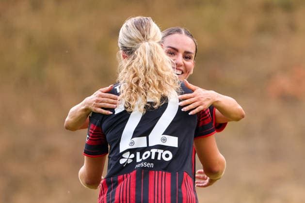 Bad Nauheim, Germany, July 31, 2026 Friendly Match: Eintracht Frankfurt Women vs. Racing Club de Strasbourg Pictured, from left: Goal scorer Danique Tolhoek (SGE) scores the 1-0 goal for Frankfurt and celebrates with Ereleta Memeti (SGE) Copyright: HMBxMedia MadeleinexFantini