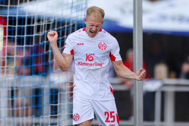 Andreas Hanche Olsen of 1 FSV Mainz 05 celebrates after scoring his team s first goal during the preseason friendly match between 1 FSV Mainz 05 and Shabab Al Ahli at the Grenzlandstadium Arena on July 31, 2026 in Kufstein, Austria. Photo by Marco Steinbrenner, DeFodi Images