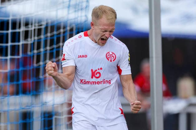 Andreas Hanche Olsen of 1 FSV Mainz 05 celebrates after scoring his team s first goal during the preseason friendly match between 1 FSV Mainz 05 and Shabab Al Ahli at the Grenzlandstadium Arena on July 31, 2026 in Kufstein, Austria. Photo by Marco Steinbrenner, DeFodi Images