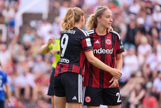 Bad Nauheim, Germany, July 31, 2026 Friendly Match: Eintracht Frankfurt Women vs. Racing Club de Strasbourg. Pictured, from left: Danique Tolhoek (SGE), the second goal scorer, scores the 1–0 goal for Frankfurt and celebrates with Jarne Teulings (SGE). Copyright: HMBxMedia MadeleinexFantini