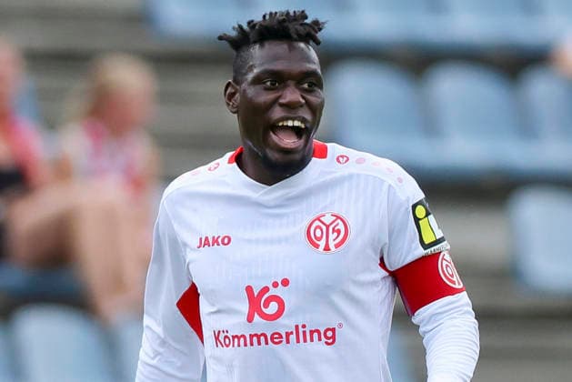 Danny da Costa of 1 FSV Mainz 05 watches during the preseason friendly match between 1 FSV Mainz 05 and Shabab Al Ahli at the Grenzlandstadium Arena on July 31, 2026, in Kufstein, Austria. Photo by Marco Steinbrenner, DeFodi Images