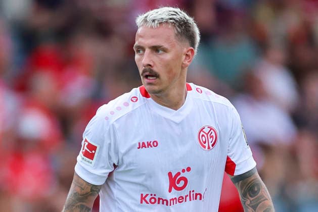Phillip Tietz of 1 FSV Mainz 05 looks dejected during the preseason friendly match between 1 FSV Mainz 05 and Shabab Al Ahli at the Grenzlandstadium Arena on July 31, 2026 in Kufstein, Austria. Photo by Marco Steinbrenner, DeFodi Images