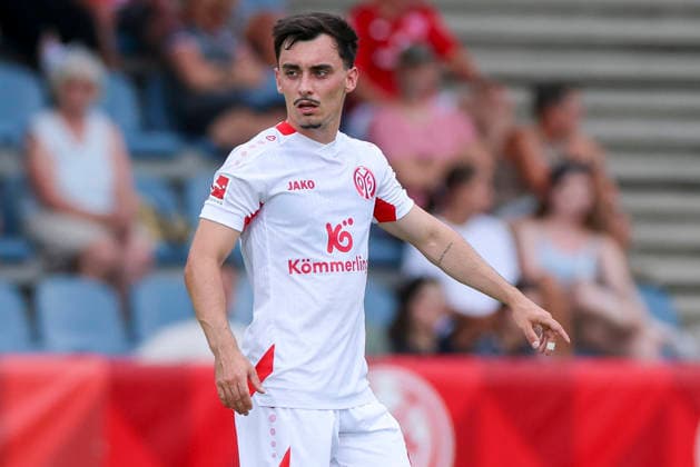 Paul Nebel of 1 FSV Mainz 05 gestures during the preseason friendly match between 1 FSV Mainz 05 and Shabab Al Ahli at the Grenzlandstadium Arena on July 31, 2026, in Kufstein, Austria. Photo by Marco Steinbrenner, DeFodi Images