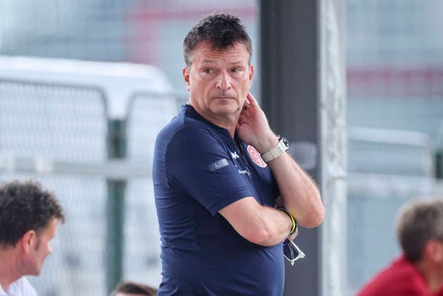 Christian Heidel, Director of Sports and Communications for 1 FSV Mainz 05, watches during the preseason friendly match between 1 FSV Mainz 05 and Shabab Al Ahli at the Grenzlandstadium Arena on July 31, 2026 in Kufstein, Austria. Photo by Marco Steinbrenner, DeFodi Images
