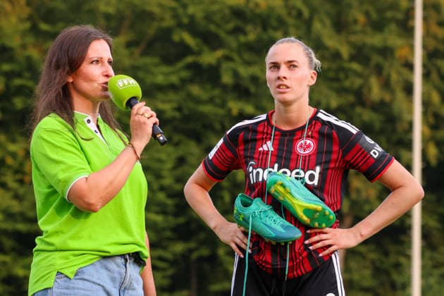 Bad Nauheim, Germany, July 31, 2026: Friendly match between Eintracht Frankfurt Women and Racing Club de Strasbourg. Pictured, from left: Laura Freigang, second from left, of SGE, in an FFH interview after the victory over Racing Strasbourg. Copyright: HMBxMedia MadeleinexFantini