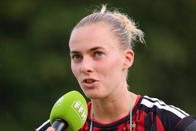 Bad Nauheim, Germany, July 31, 2026: Friendly match between Eintracht Frankfurt Women and Racing Club de Strasbourg. Pictured, from left: Laura Freigang, second from left, of SGE, in an FFH interview after the victory over Racing Strasbourg. Copyright: HMBxMedia MadeleinexFantini