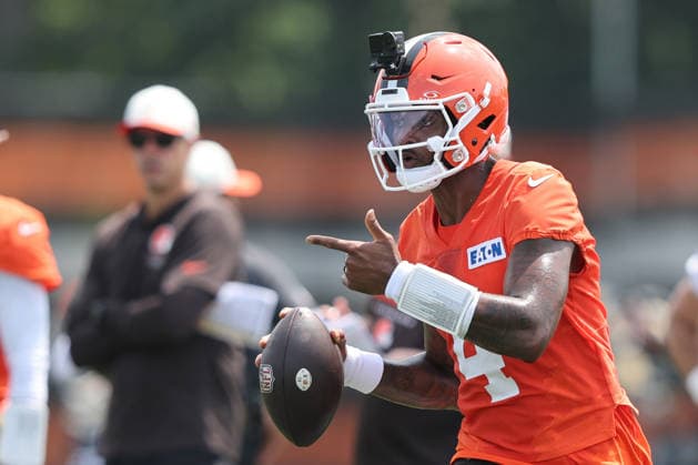 Cleveland Browns Deshaun Watson (4) looks to throw a pass during training camp in Berea, Ohio on Friday July 31, 2026.  CLE20260731117 AARONxJOSEFCZYK