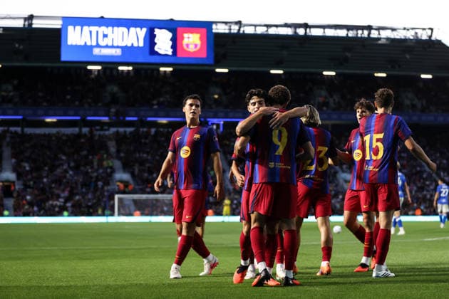 Birmingham City gegen Barcelona, 31. Juli 2026, Birmingham, Vorbereitungsspiel: Birmingham City gegen Barcelona. Hazma Abdelkarim von Barcelona feiert mit seinen Mannschaftskollegen das zweite Tor. Foto: Jacques Feeney, Offside, Birmingham, Großbritannien  Copyright: xJacquesxFeeneyx xOffsidexOffside