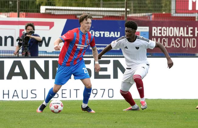 Photo by Sean BUSCH: Drochtersen vs. Karim Hüneburg Phönix, right—Regionalliga Nord soccer, Matchday 1 on Friday, July 31, 2026: SV Drochtersen vs. Phönix Lübeck