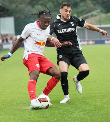 RB Leipzig vs. Verl Friendly Match, Leipzig, August 1, 2026, Red Bull Campus, Soccer, Friendly Match, RB Leipzig vs. SC Verl, Pictured from left: Johan Bakayoko 11, RB Leipzig, Bilal Yalcinkaya 10, Verl, For editorial use only, Picture Point