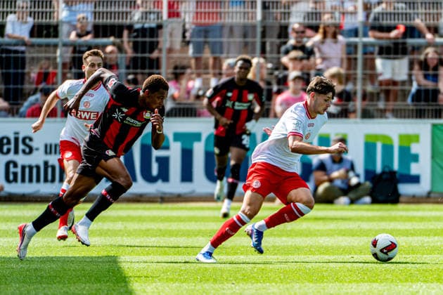 Friendly Match: Bayer 04 Leverkusen vs. Rot-Weiss Essen, August 1, 2026, Ulrich Haberland Stadium, Leverkusen Jeanuel Belocian (Bayer 04 Leverkusen, 44), Jaka Äauber PhotoÄ u008Dnik Rot Weiss Essen 9, Friendly Match: Bayer 04 Leverkusen vs. Rot Weiss Essen, August 1, 2026, Ulrich Haberland Stadium, Leverkusen Copyright: xBEAUTIFULxSPORTS Erlhofx