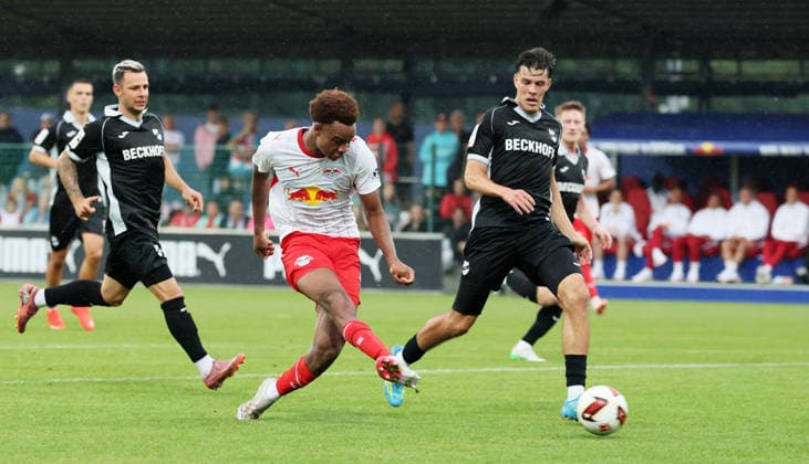 RB Leipzig vs. Verl Friendly Match, Leipzig, August 1, 2026, Red Bull Campus, Soccer, Friendly Match, RB Leipzig vs. SC Verl, Pictured from left: Assan Ouedraogo 8, RB Leipzig, Felix Vogler 27, Verl, For editorial use only, Picture Point