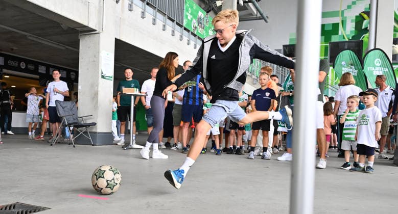 August 1, 2026 SpVgg Greuther Fürth Fürth Team Presentation 2026–2027 Season Opener xwoxzix Impressions Promotional Area