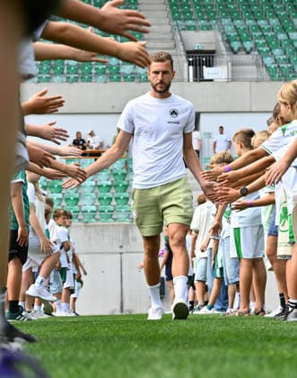 August 1, 2026 SpVgg Greuther Fürth Fürth Team Presentation 2026–2027 Season Opener xwoxzix Dennis Srbeny 7, SpVgg Greuther Fürth