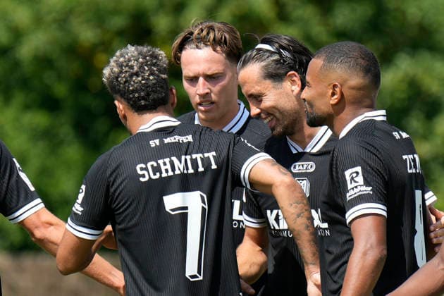 August 1, 2026, BW Schinkel Sports Field, Osnabrück, GER, 2nd and 3rd Divisions, Friendly Match: SV Meppen vs. VfL Osnabrück, Celebration after Ersin Zehir’s 1-0 goal for SV Meppen 6, 2 v r DFL REGULATIONS PROHIBIT ANY USE OF PHOTOGRAPHS AS IMAGE SEQUENCES AND OR QUASI-VIDEO Osnabrück Lower Saxony Netherlands BW Schinkel Sports Field