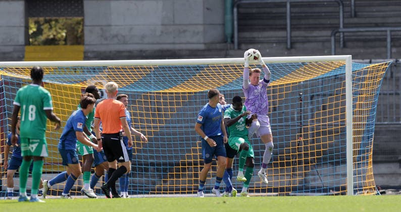 Goalkeeper Ron Thorben Hoffmann, Eintracht Braunschweig Soccer, Men s, 2026–2027 Season, 2. Bundesliga, Eintracht Stadium, Eintracht Braunschweig vs. RAAL La Louvière, preseason, friendly match. DFL REGULATIONS PROHIBIT ANY USE OF PHOTOGRAPHS AS IMAGE SEQUENCES AND OR QUASI-VIDEO