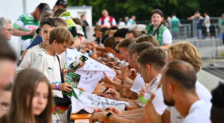 August 1, 2026 SpVgg Greuther Fürth Fürth Team Presentation 2026–2027 Season Opener xwoxzix Autograph Session