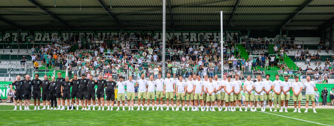 August 1, 2026 SpVgg Greuther Fürth Fürth Team Presentation 2026–2027 Season Opener xwoxzix Team in front of Kleeblatt fans