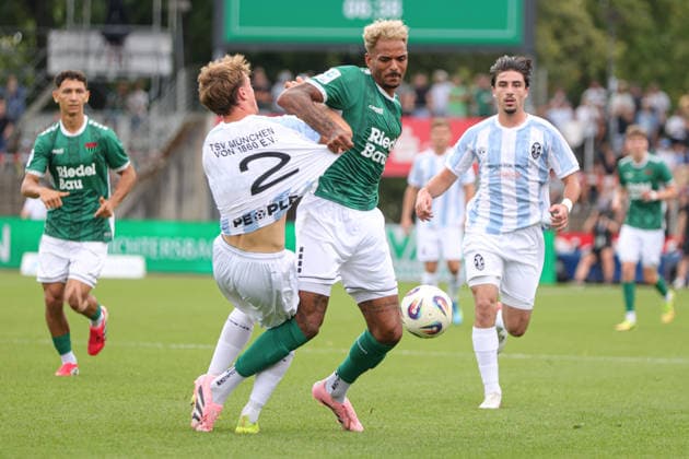 August 1, 2026, Men s Soccer, 2026–2027 Season, Bavarian Regional League, Matchday 2: 1 FC Schweinfurt 1905 vs. TSV 1860 Munich. From left: Julian Bell (TSV 1860 Munich, No. 02) against Mike Dellinger (FC Schweinfurt 05, No. 10). Schweinfurt, Riedel Bau Arena at Sachs Stadio, Bavaria, Lower Franconia, Germany