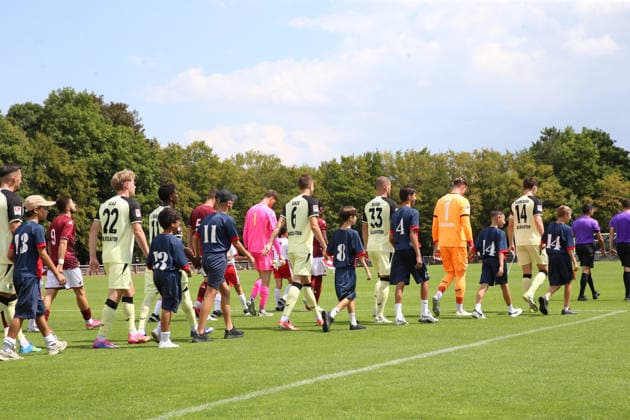 August 1, 2026, xrekx, Soccer Friendly Match, FC Metz vs. 1. FC Kaiserslautern – Teams Entering the Field – Jacob Rasmussen, 1. FC Kaiserslautern. DFL and DFB regulations prohibit any use of photographs as image sequences and or quasi-video. Metz
