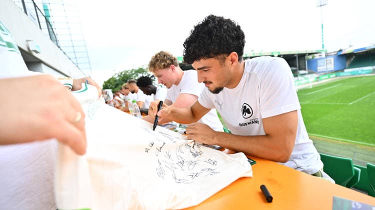 August 1, 2026 SpVgg Greuther Fürth Fürth Team Presentation 2026–2027 Season Opener xwoxzix Autograph Session with Mehmet Avlayici 44, SpVgg Greuther Fürth