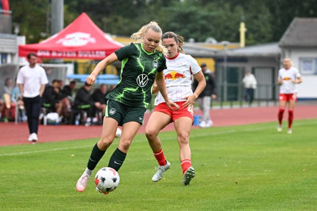 Soccer I Women s I 2026–2027 Season I Friendly Match I RB Leipzig vs. VfL Wolfsburg I August 1, 2026 Anny Kerim Lindland 38, VfL Wolfsburg, Alieke Tuin 22, Rasenballsport Leipzig Markranstädt Grass Field, Stadion am Bad Großfeld, Am Stadtbad 30, Saxony, Germany Copyright: xLobeca InesxHähnelx