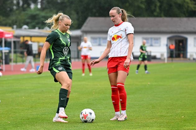 Soccer I Women s I 2026–2027 Season I Friendly Match I RB Leipzig vs. VfL Wolfsburg I August 1, 2026 Anny Kerim Lindland 38, VfL Wolfsburg, Nikoline Dudek 24, Rasenballsport Leipzig Markranstädt Grass Field, Stadion am Bad Großfeld, Am Stadtbad 30, Saxony, Germany Copyright: xLobeca InesxHähnelx