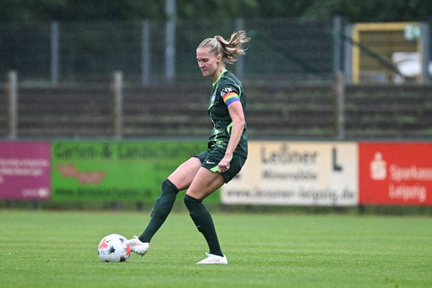 Soccer I Women s I 2026–2027 Season I Friendly Match I RB Leipzig vs. VfL Wolfsburg I August 1, 2026 Janina Minge 6, VfL Wolfsburg with the ball, cutout, close-up, portrait, individual photo, single image, body, Markranstädt grass field, Stadion am Bad Großfeld, Am Stadtbad 30, Saxony, Germany Copyright: xLobeca InesxHähnelx