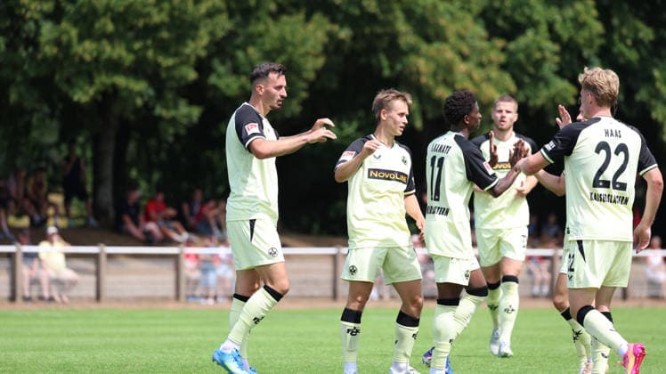 August 1, 2026, xrekx, Soccer Friendly Match, FC Metz 1 FC Kaiserslautern v l Goal celebration after Mergim Berisha scored the 0–2 goal for FC Kaiserslautern DFL DFB REGULATIONS PROHIBIT ANY USE OF PHOTOGRAPHS as IMAGE SEQUENCES and or QUASI-VIDEO Metz