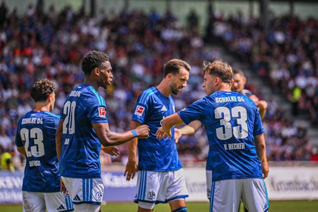 August 1, 2026, Soccer, 2026–2027 season, Friendly match, KSV Hessen Kassel vs. FC Schalke 04, Junior Adamu of FC Schalke 04 celebrates his goal to make it 0–2, Vitalie Becker of FC Schalke 04 xRHR PHOTO YYx Copyright: KROEGER RHR-FOTOx RHR-FOTO YY