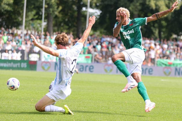 August 1, 2026, Men s Soccer, 2026–2027 Season, Bavarian Regional League, Matchday 2: 1 FC Schweinfurt 1905 vs. TSV 1860 Munich. From left: Julian Bell (TSV 1860 Munich, No. 02) against Mike Dellinger (FC Schweinfurt 05, No. 10). Schweinfurt, Riedel Bau Arena at Sachs Stadio, Bavaria, Lower Franconia, Germany