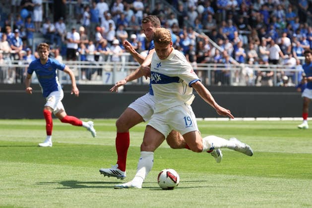 August 1, 2026, Darmstadt, Friendly Match: SV Darmstadt 98 vs. FC Portsmouth; Fynn Luca Lakenmacher of SV Darmstadt 98 in action, with the ball Copyright: HMBxMedia JoaquimxFerreira