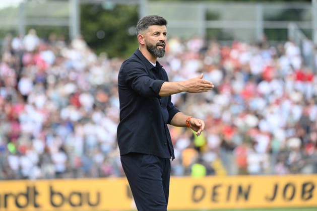 Coach Miron Muslic, FC Schalke 04, August 1, 2026, Soccer, 2026–2027 Season, Friendly Match, KSV Hessen Kassel vs. FC Schalke 04, Auestadion, Kassel, Germany Team2