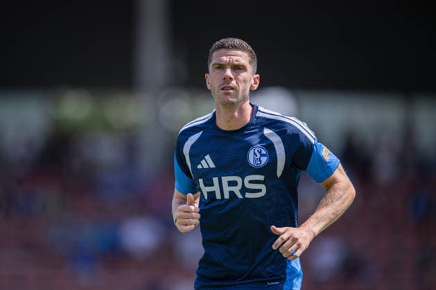 August 1, 2026, Soccer, 2026–2027 Season, Friendly Match, KSV Hessen Kassel vs. FC Schalke 04, Robin Gosens, FC Schalke 04, Kassel, Auestadion, Germany, xRHR PHOTO YYx Copyright: KROEGER RHR-FOTOx RHR-FOTO YY