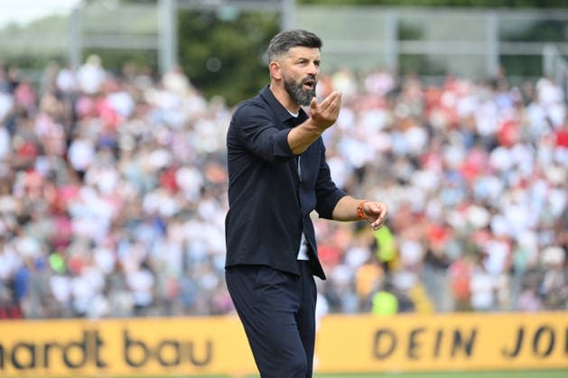 Coach Miron Muslic, FC Schalke 04, August 1, 2026, Soccer, 2026–2027 Season, Friendly Match, KSV Hessen Kassel vs. FC Schalke 04, Auestadion, Kassel, Germany Team2