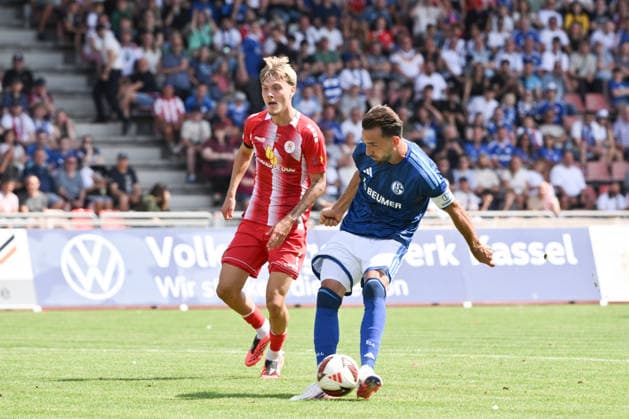 Kenan Karaman of FC Schalke 04 scores the goal to make it 0–1 on August 1, 2026; Soccer; 2026–2027 season; Friendly match; KSV Hessen Kassel vs. FC Schalke 04; Auestadion, Kassel, Germany Team2