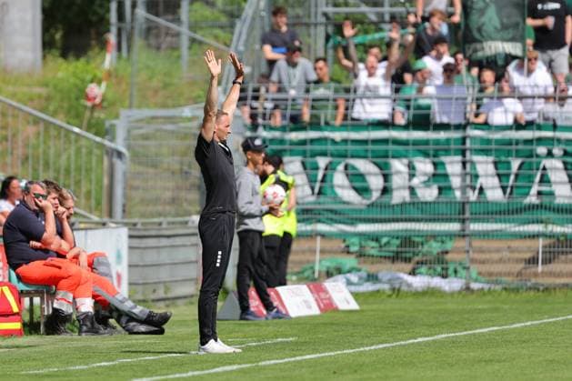 August 26, 2026, GER, Regionalliga Nord, Soccer, Matchday 1, 2026–2027 Season, Dietmar Scholze Stadium at the Lohmühle, VfB Lübeck vs. SC Weiche Flensburg Coaching Zone, Sideline, Coaches’ Area, Technical Zone, Coach Kevin Rodewald, VfB Lübeck, Photo: nordphoto GmbH, Tauchnitz, Lübeck, Dietmar Scholze Stadium at the Lohmühle, SH, Germany Copyright: xnordphotoxGmbHx xTauchnitzx