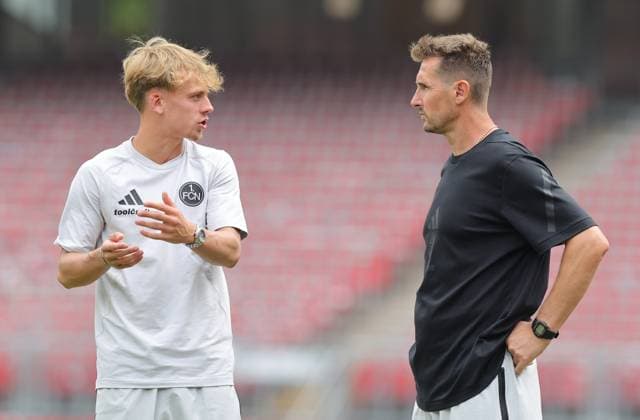 August 1, 2026 Soccer Season 2026–2027 Exhibition Match Friendly Match Preseason Match 1 FC Nürnberg Nuremberg FCN Club Real Oviedo Sports Photo Zink DaMa xdaxmax Tim Janisch 32, 1 FC Nuremberg FCN Miroslav Miro Klose, coach of 1 FC Nuremberg FCN, chatting after the game