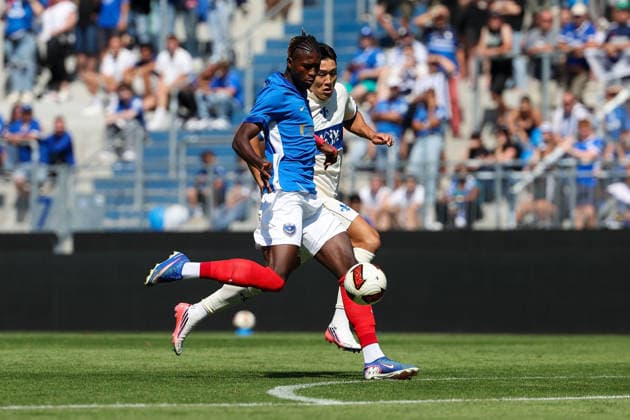 August 1, 2026, Darmstadt, Friendly Match: SV Darmstadt 98 vs. FC Portsmouth; Dia Madiodio (Norwich City FC), Hojae Lee (SV Darmstadt 98) battle for the ball Copyright: HMBxMedia JoaquimxFerreira
