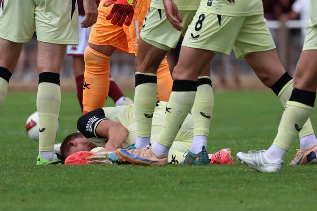 August 1, 2026, xrekx, Soccer Friendly Match, FC Metz 1 FC Kaiserslautern v l Fabian Kunze 1 FC Kaiserslautern injured, injury, pain, pains DFL DFB REGULATIONS PROHIBIT ANY USE OF PHOTOGRAPHS as IMAGE SEQUENCES and or QUASI-VIDEO Metz