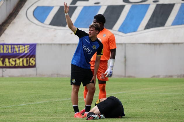 August 1, 2026, Soccer, Men s, Friendly Match, 2026–2027 Season, 1 FC Saarbrücken vs. US Thionville Lusitanos, Christian Kühlwetter (1 FC Saarbrücken) injured, Wilfried Bedfian (US Thionville Lusitanos), Alexander Straff (1 FC Saarbrücken), Saarbrücken, Ludwigsparkstadion, Saarland, Germany, DEU Copyright: xSebastianxBachx