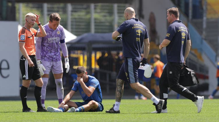 Andi Hoti Injury, Eintracht Braunschweig Soccer, Men s, 2026–2027 Season, 2. Bundesliga, Eintracht Stadium, Eintracht Braunschweig vs. RAAL La Louvière, preseason, friendly match, 0–0. DFL regulations prohibit any use of photographs as image sequences and or quasi-video.