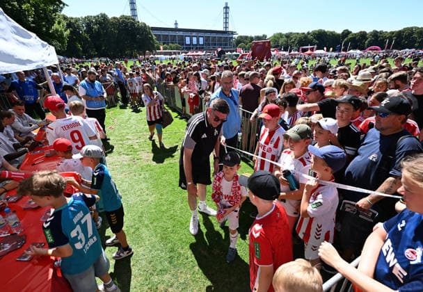August 1, 2026, xophax, Soccer, Bundesliga 1, 1. FC Köln Season opener for 1. FC Köln at Rhein Energie Stadium Hype surrounding Said El Mala 1. FC Köln Fans line up for autographs and photos Cologne