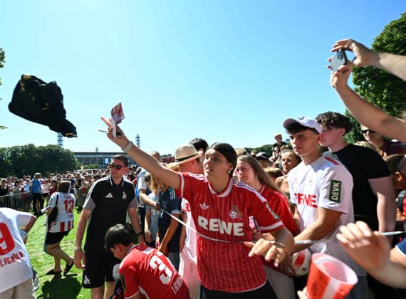 August 1, 2026, xophax, Soccer, Bundesliga 1, 1. FC Köln Season opener for 1. FC Köln at the Rhein Energie Stadium Hype surrounding Said El Mala 1. FC Köln fans line up for autographs and photos Cologne