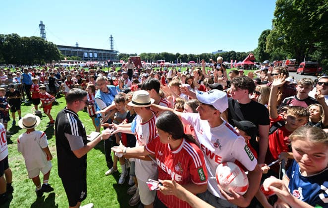 August 1, 2026, xophax, Soccer, Bundesliga 1, 1. FC Köln Season opener for 1. FC Köln at the Rhein Energie Stadium Hype surrounding Said El Mala 1. FC Köln fans line up for autographs and photos Cologne