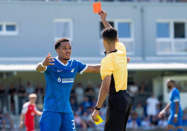 Soccer Regional League, West Division 1, Matchday: SV Westfalia Rhynern vs. Sportfreunde Siegen on August 1, 2026, at the Kümpel Hellmeister Arena in the Westfalia Sportpark in Hamm Rhynern. Elias Kourouma (Rhynern), on the left: Ali Magrouda, referee; on the right xMAx