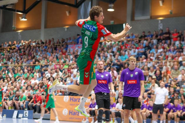 August 1, 2026, xtgx, Handball Friendly Match: SC Magdeburg vs. Corotop Gwardia Opole (emspor), from left: Oskar Vind Rasmussen (Magdeburg), 9 shots on goal, goal scorer, scores the goal, Ilsenburg