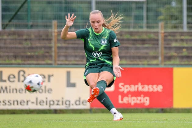 Markranstädt, Germany, August 1, 2026: Friendly match between RB Leipzig Women and VfL Wolfsburg Women. Pictured: Goal scorer Lou Bogaert. Wolfsburg scores the goal to make it 3–0 via a free kick. Copyright: HMBxMedia MadeleinexFantini