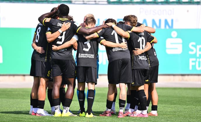 August 1, 2025 Soccer Season 2025–2026 Bavarian Regional League Matchday 02 SpVgg Greuther Fürth Fürth II U23 Kleeblatt SpVgg Bayreuth xwoxzix Team Circle Squad Team Bayreuth before kickoff